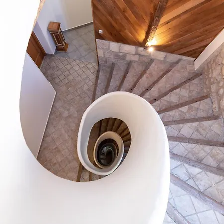 A Mezzanine Dans L'eglise Du Couvent 아파트 *