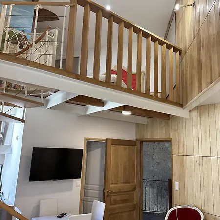 Appartement A Mezzanine Dans L'église Du Couvent *